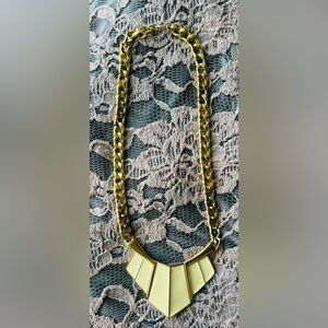 ⭐️RARE FIND⭐️ Trifari 1980s Curb Chain Statement Necklace